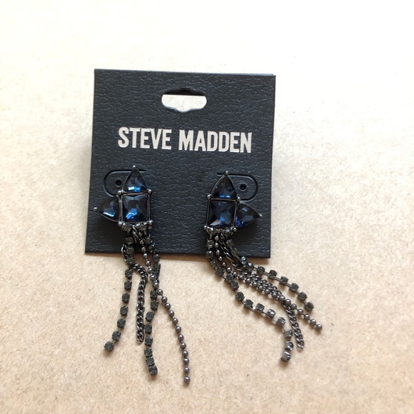 NWT Steve Madden Casted Triangle Tassel Earrings - Picture 2 of 3